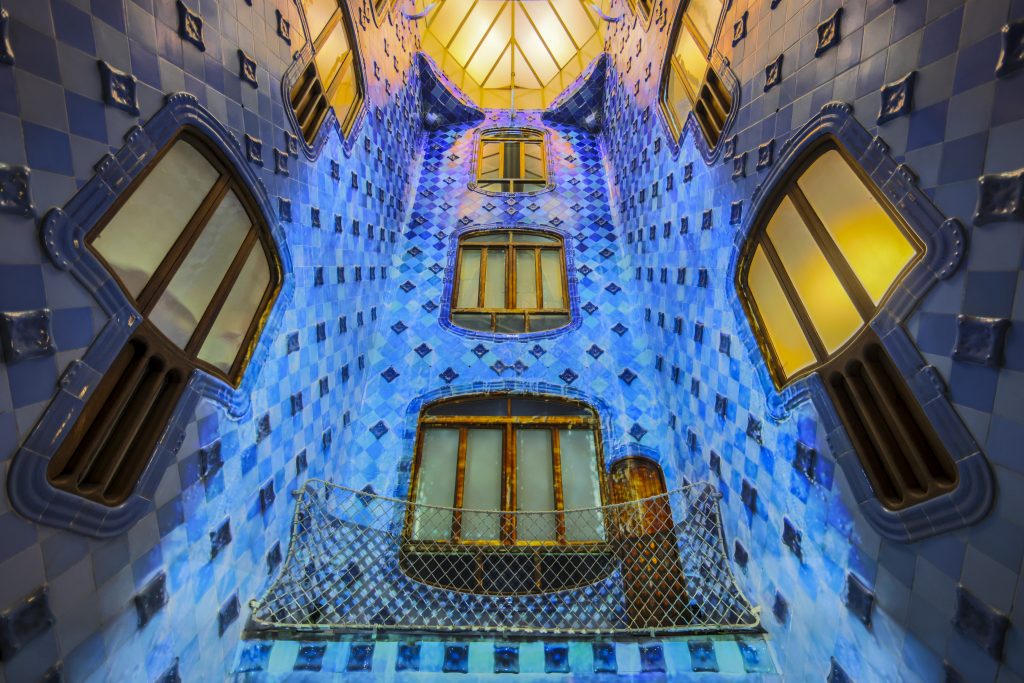 blue room inside Casa Batlló