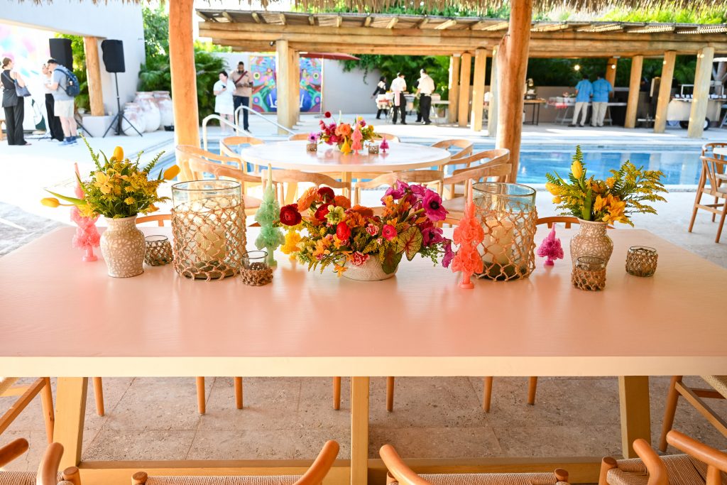 table with vibrant décor 