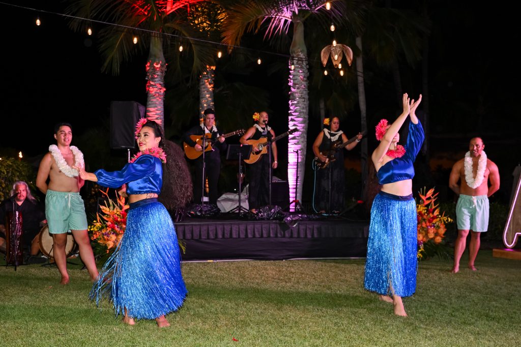 Hawaiian performers